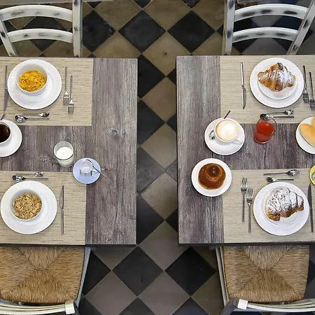 Xenia Bed & Breakfast 3*